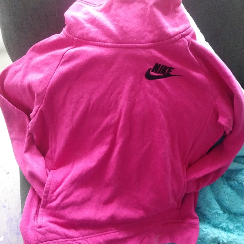 Nike Pull Over Sweater